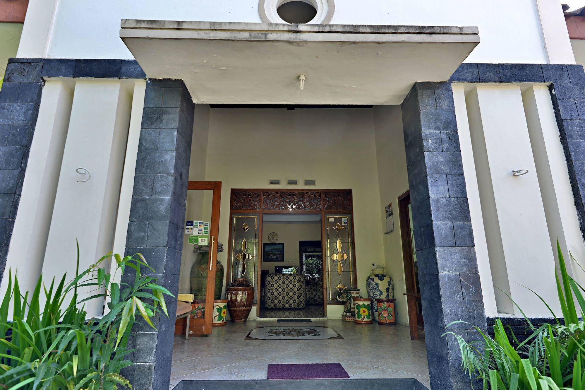 Zen Rooms Sabana Urip Sumoharjo Yogyakarta Exterior foto